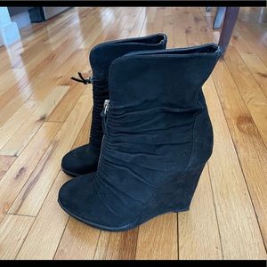 Enzo Angiolini Black Ankle Wedge Boots Sz7